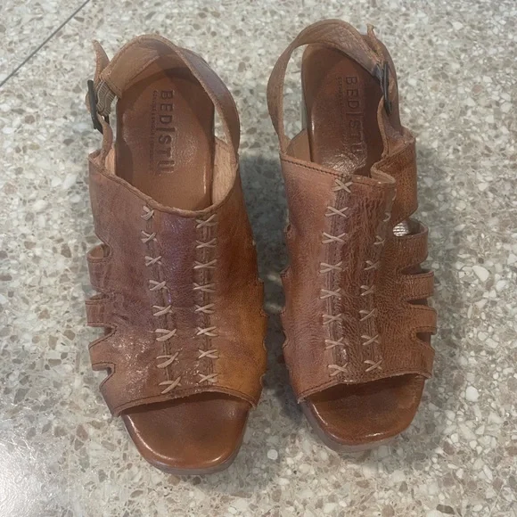BedStu Women's Tan Platform Sandals - Picture 4 of 5